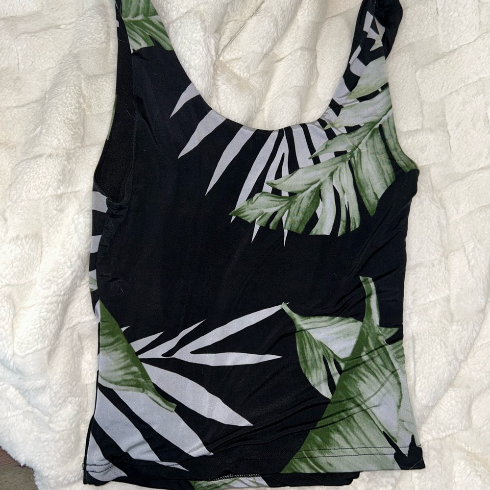JLUXLABEL top - Picture 2 of 2